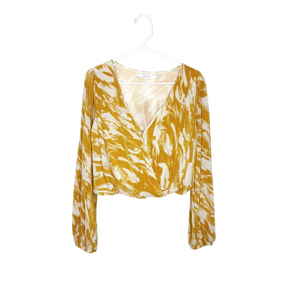 ASTR the Label Plisse Long Sleeve Surplice Wrap Top Sz S Mustard Paint Chic
